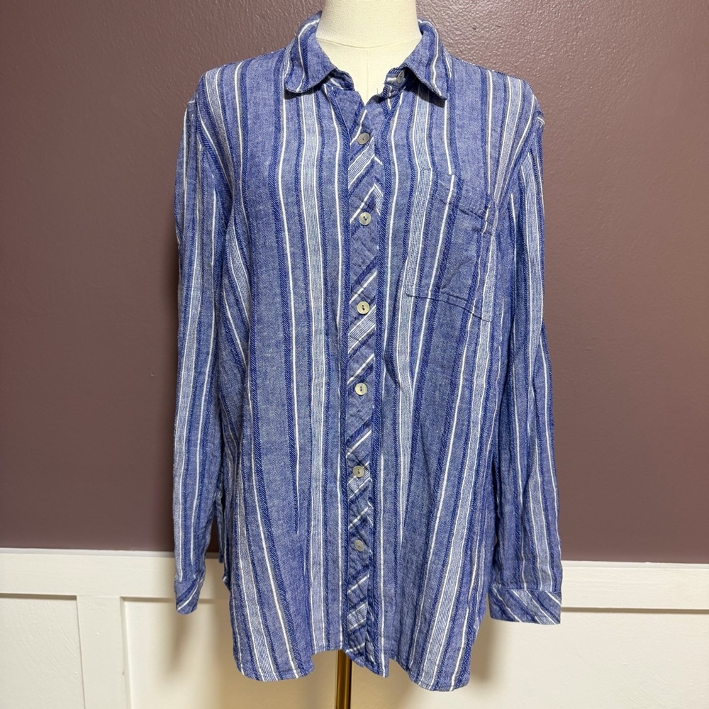 Susan Graver Blue and White Linen Top